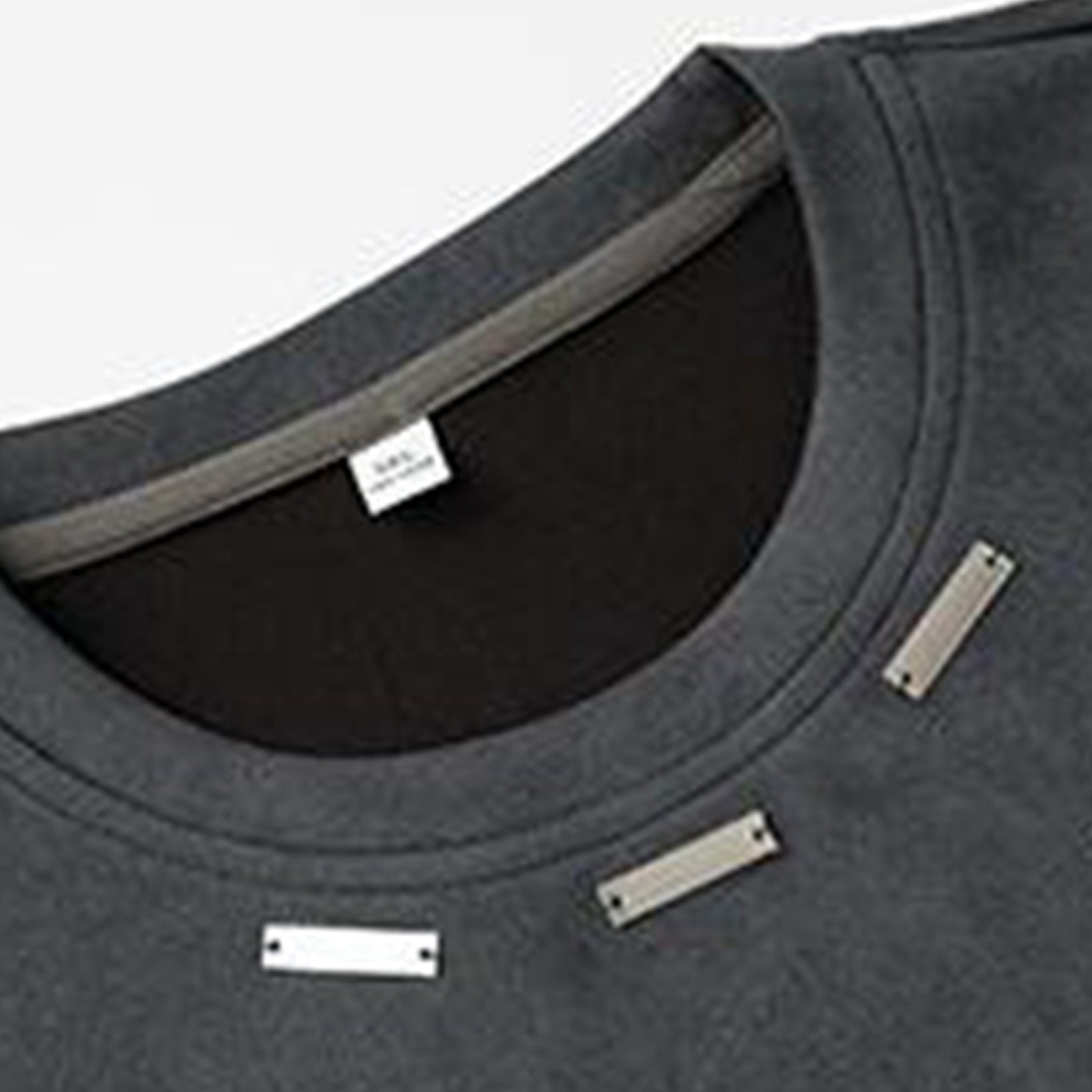 thumbnail image 4 of Camiseta informal holgada para hombre: camiseta de verano con logotipo de acero en el cuello, tejido suave y transpirable, versátil para combinar a diario., 4 of 8